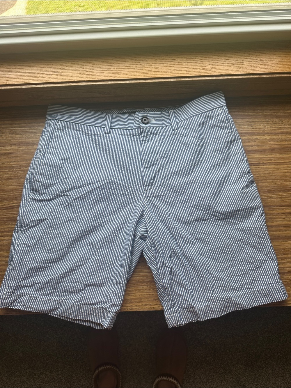 Mens Banana Republic Blue and White Seersucker Flat-Front Shorts